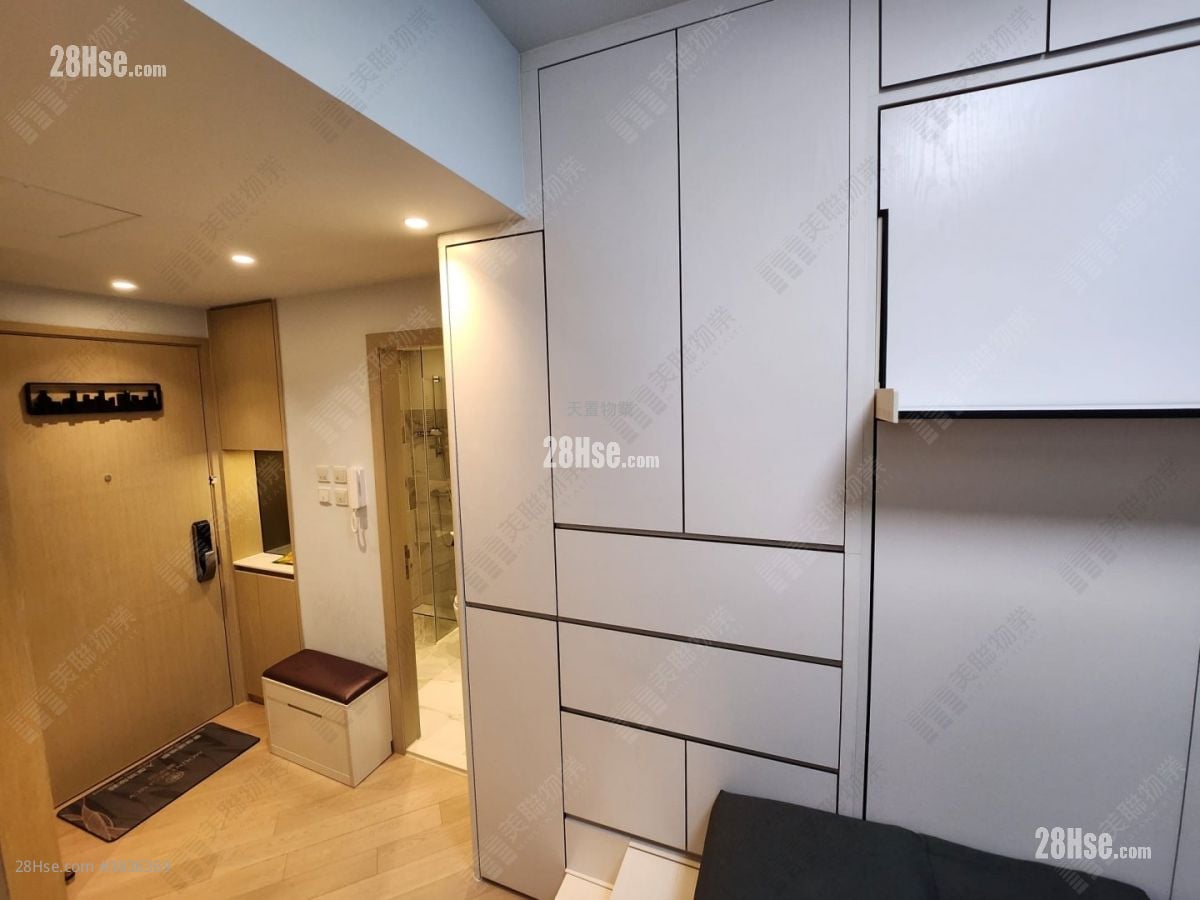 Mount Regency Rental 250 ft²