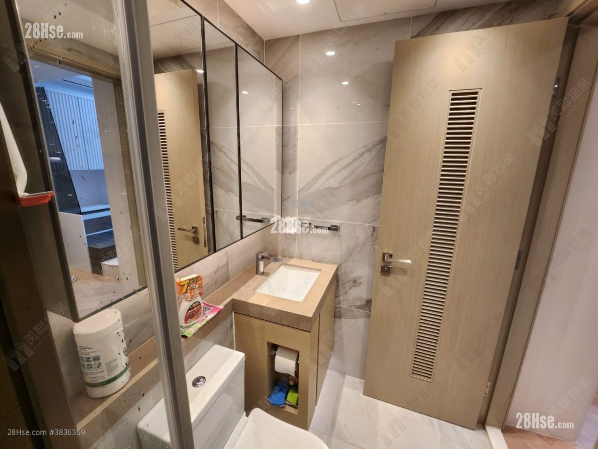 Mount Regency Rental 250 ft²