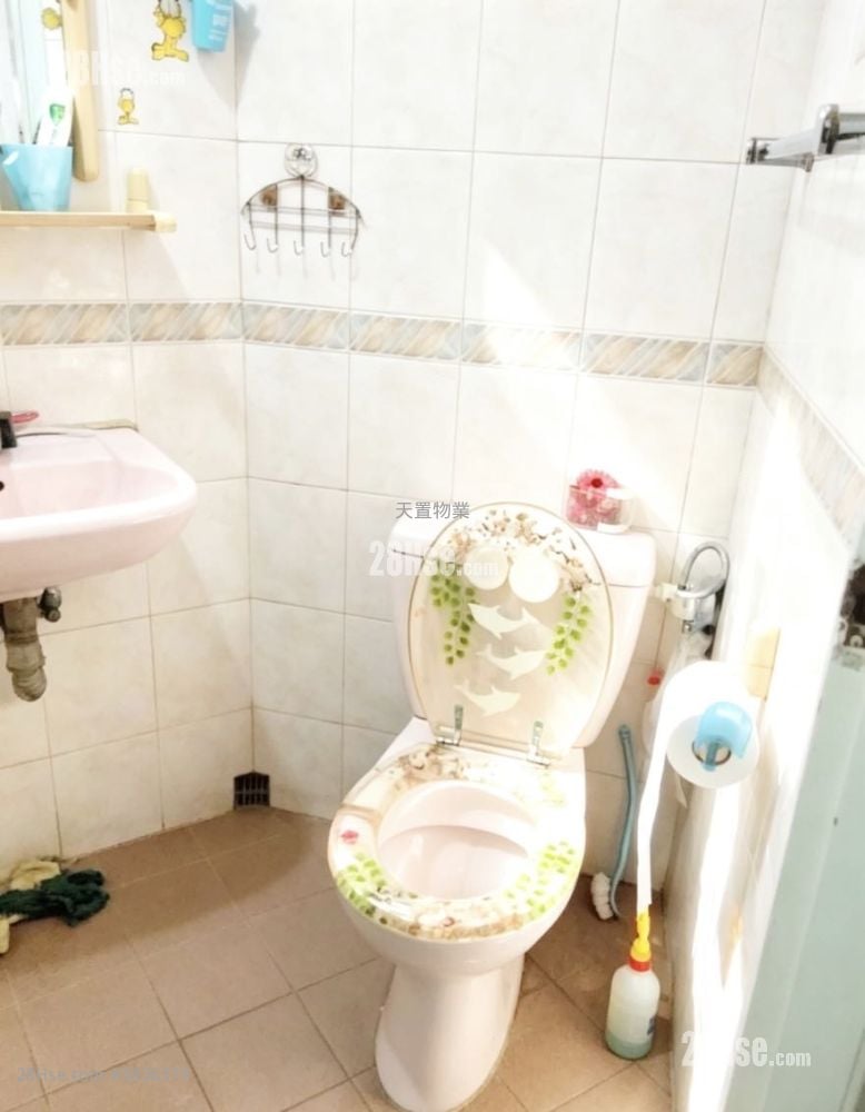 Siu Kwai Court Sell 2 Bedrooms , 1 Bathroom 443 ft²