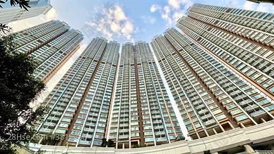 萬景峯 售盤 3 房 , 3 浴室 830 平方呎