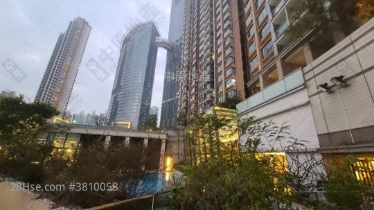 萬景峯 售盤 3 房 , 3 浴室 830 平方呎