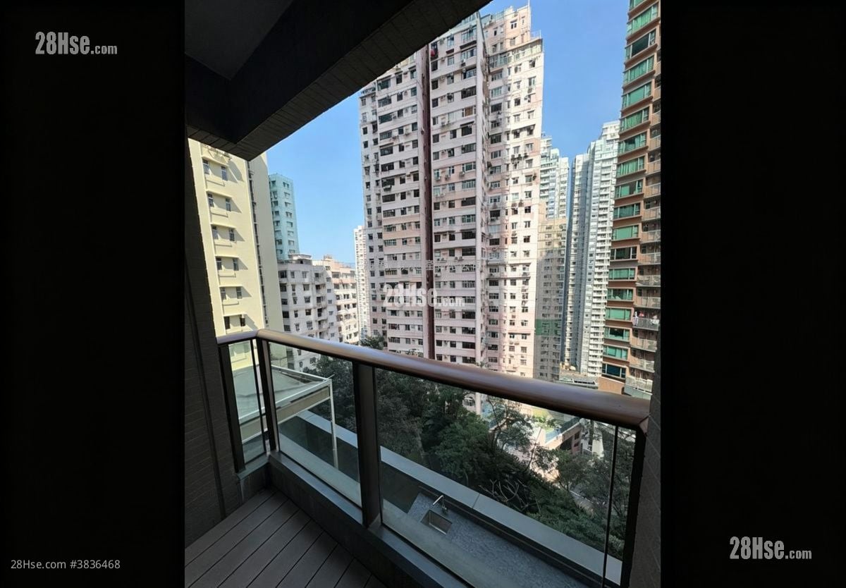 Alassio Rental 2 Bedrooms , 1 Bathroom 588 ft²