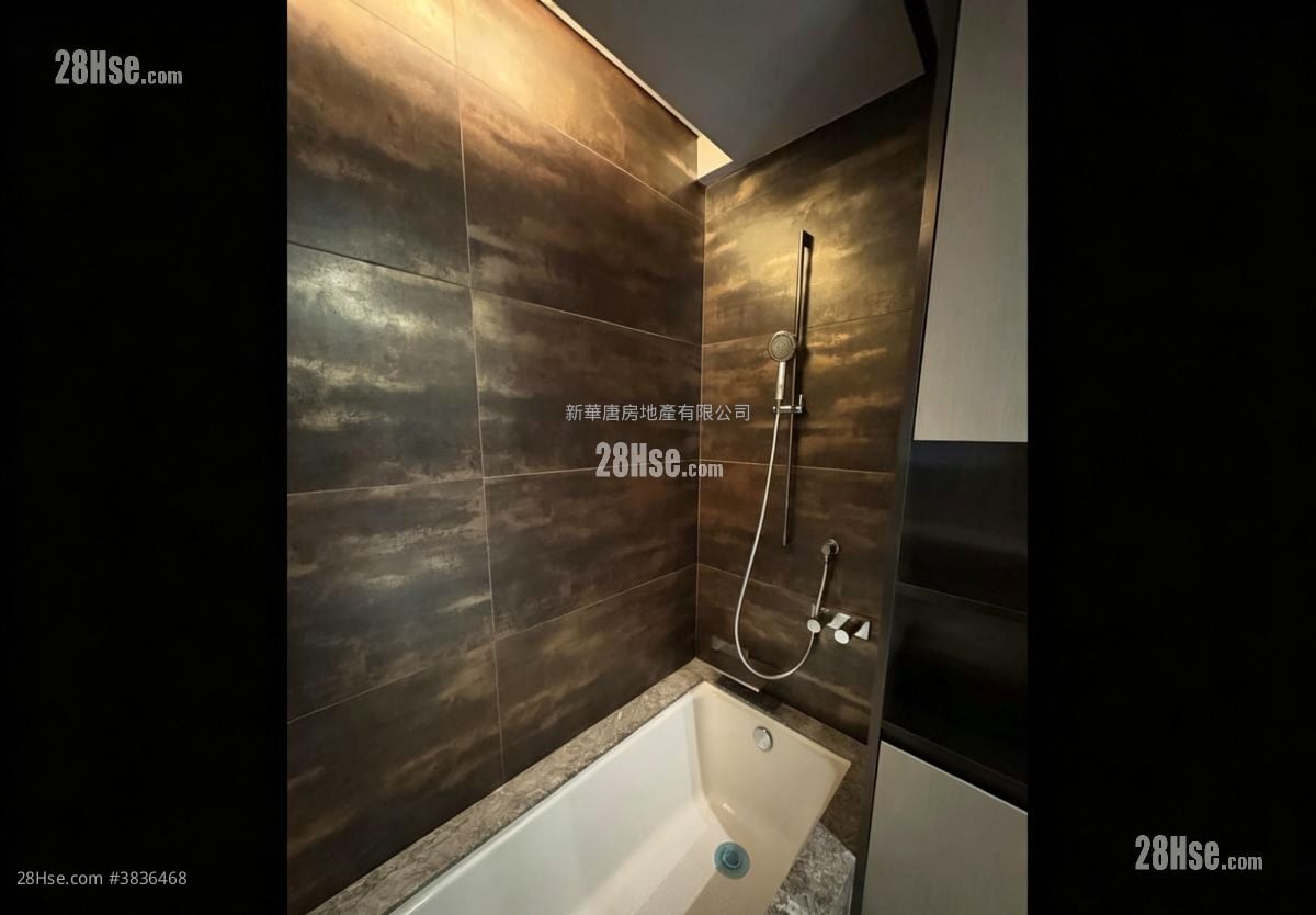 Alassio Rental 2 Bedrooms , 1 Bathroom 588 ft²