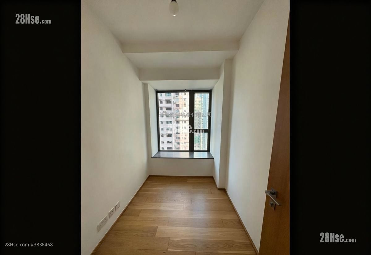Alassio Rental 2 Bedrooms , 1 Bathroom 588 ft²