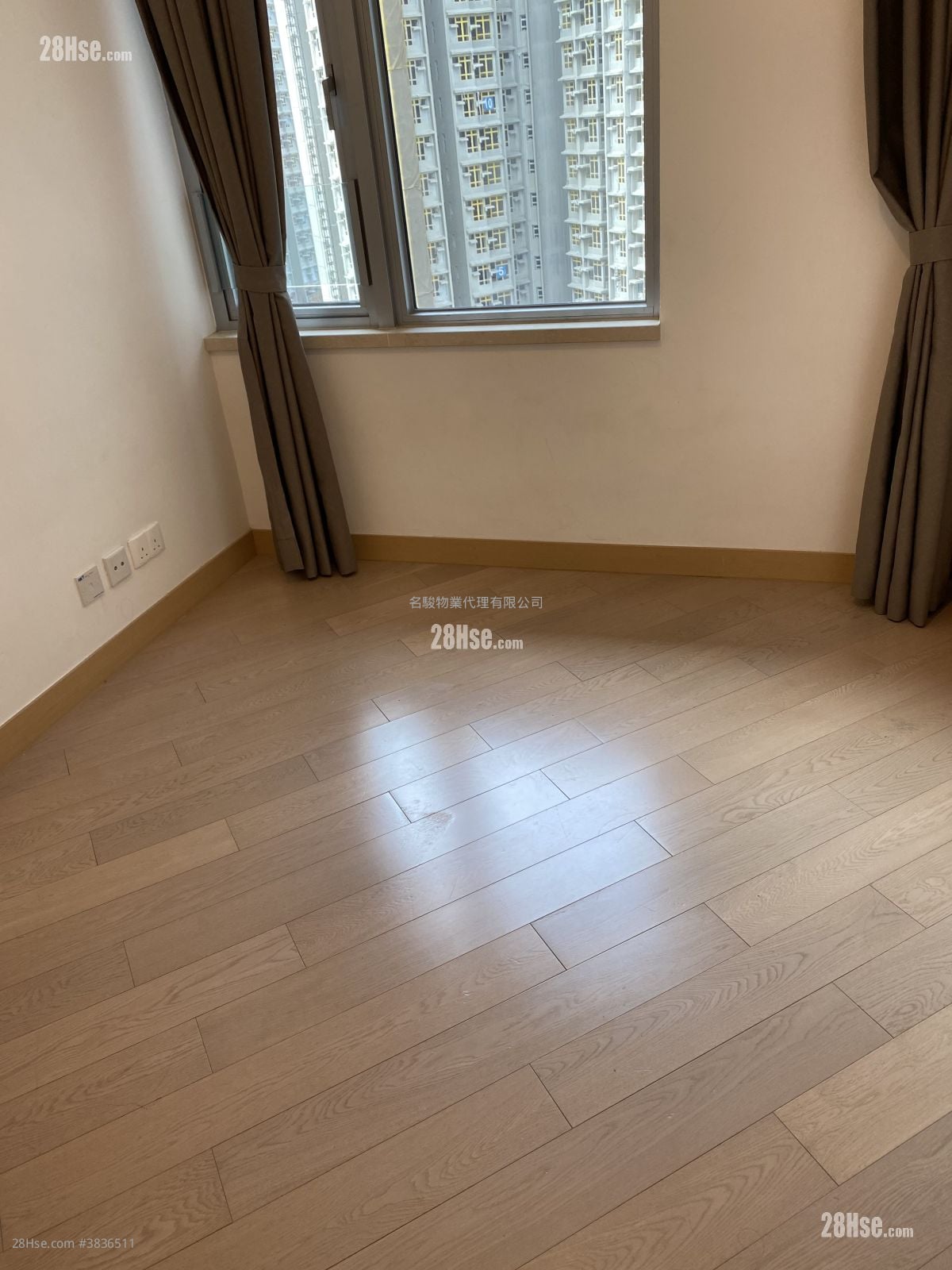 Century Link Sell 2 Bedrooms , 1 Bathroom 484 ft²