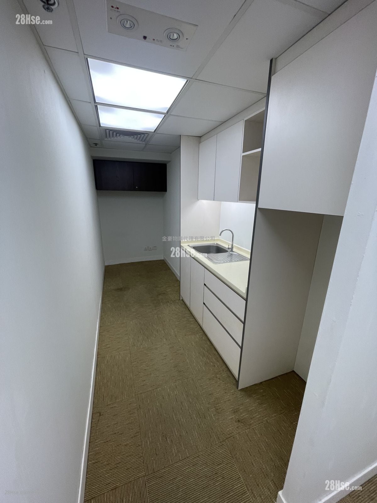 Cameron Commercial Centre Rental 4 Bedrooms