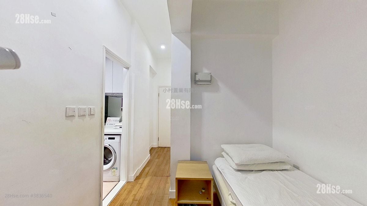 master room: Leigyinn Building Rental Studio , 1 Bathroom 200 ft²