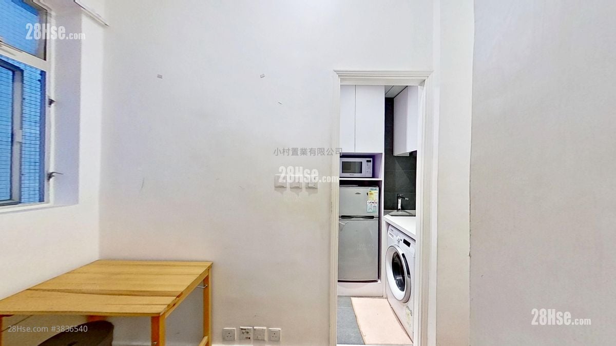 master room: Leigyinn Building Rental Studio , 1 Bathroom 200 ft²
