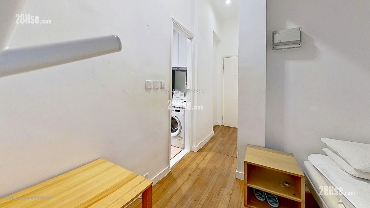 master room: Leigyinn Building Rental Studio , 1 Bathroom 200 ft²