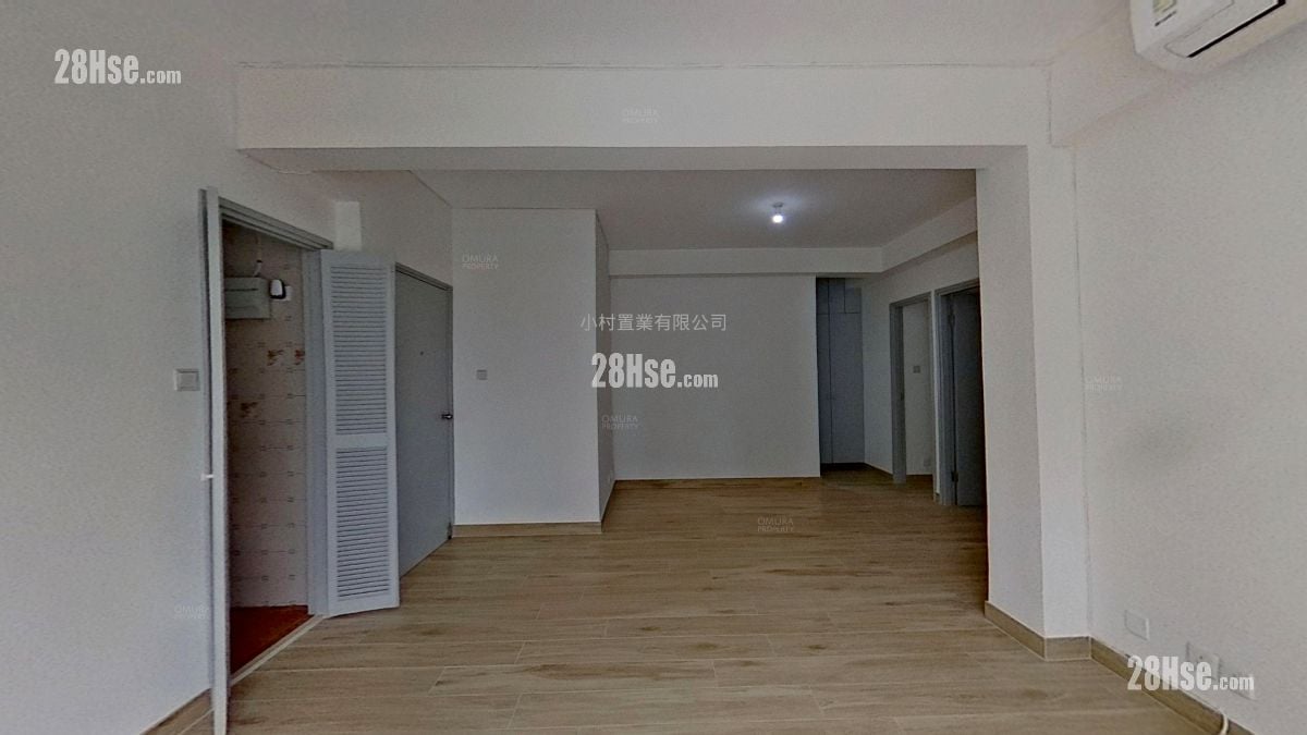 living room: Fook Chi Building Rental 2 Bedrooms , 1 Bathroom 563 ft²