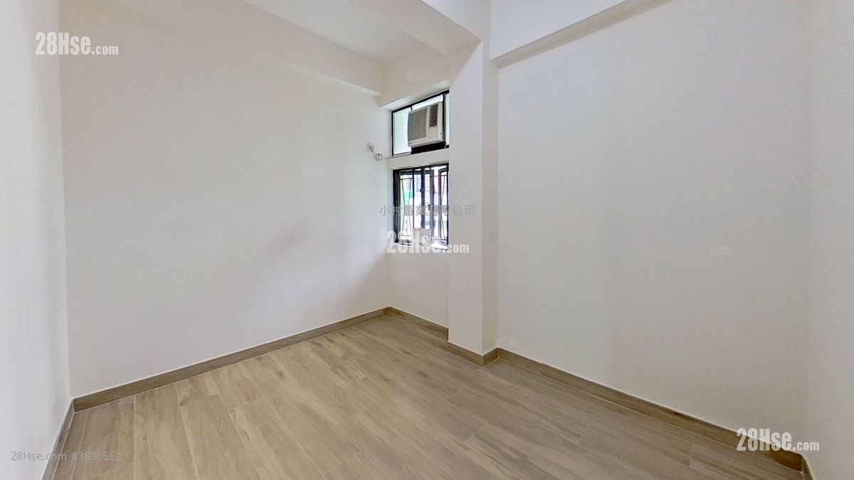 master room: Fook Chi Building Rental 2 Bedrooms , 1 Bathroom 563 ft²