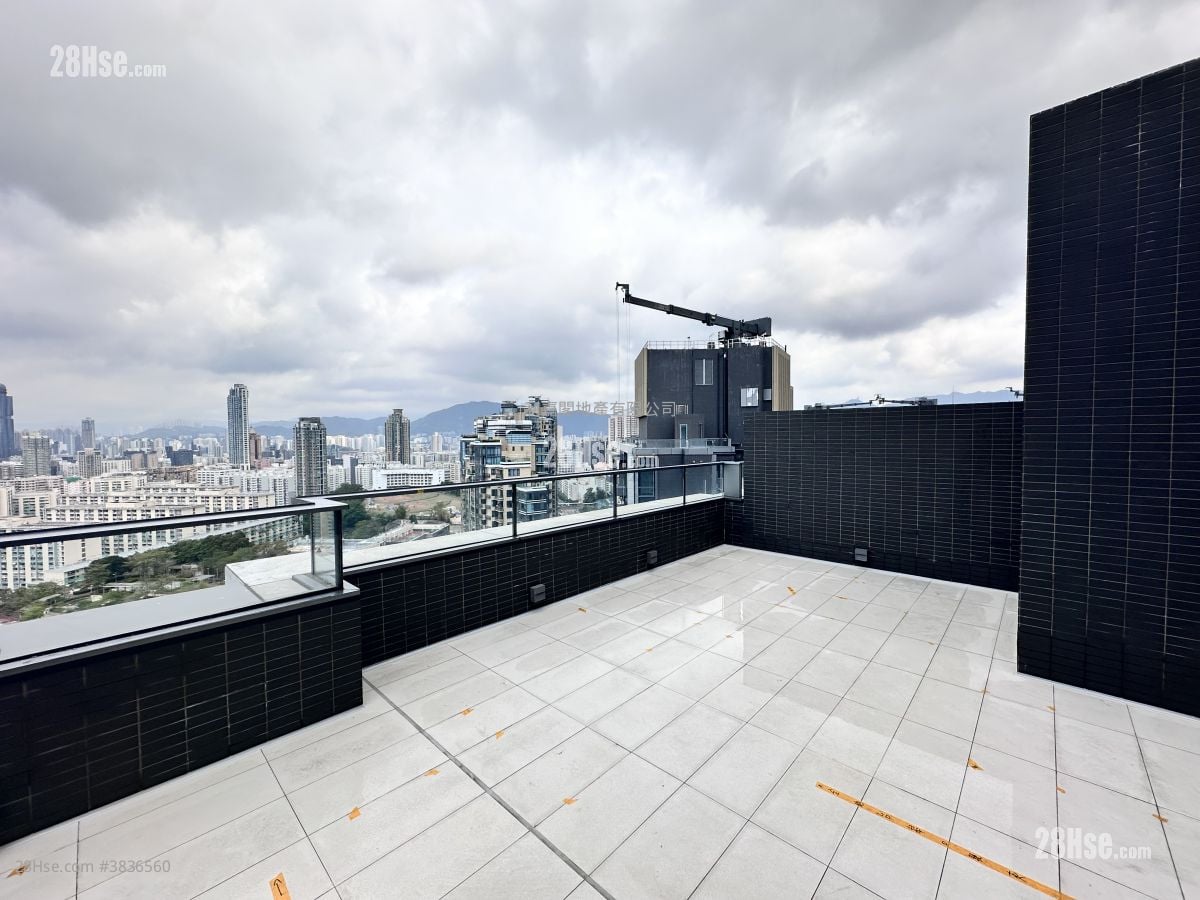 In One Rental 2 Bedrooms , 1 Bathroom 425 ft²