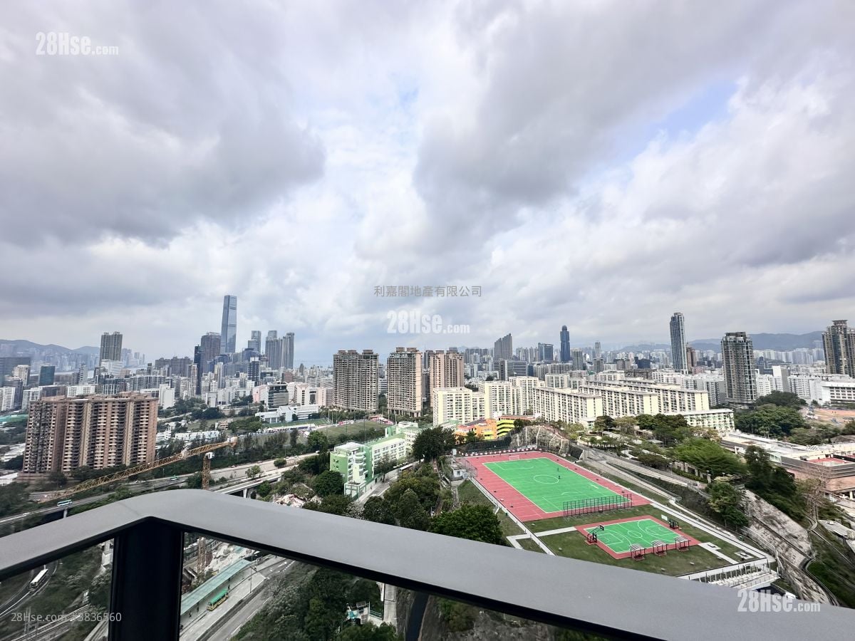 In One Rental 2 Bedrooms , 1 Bathroom 425 ft²