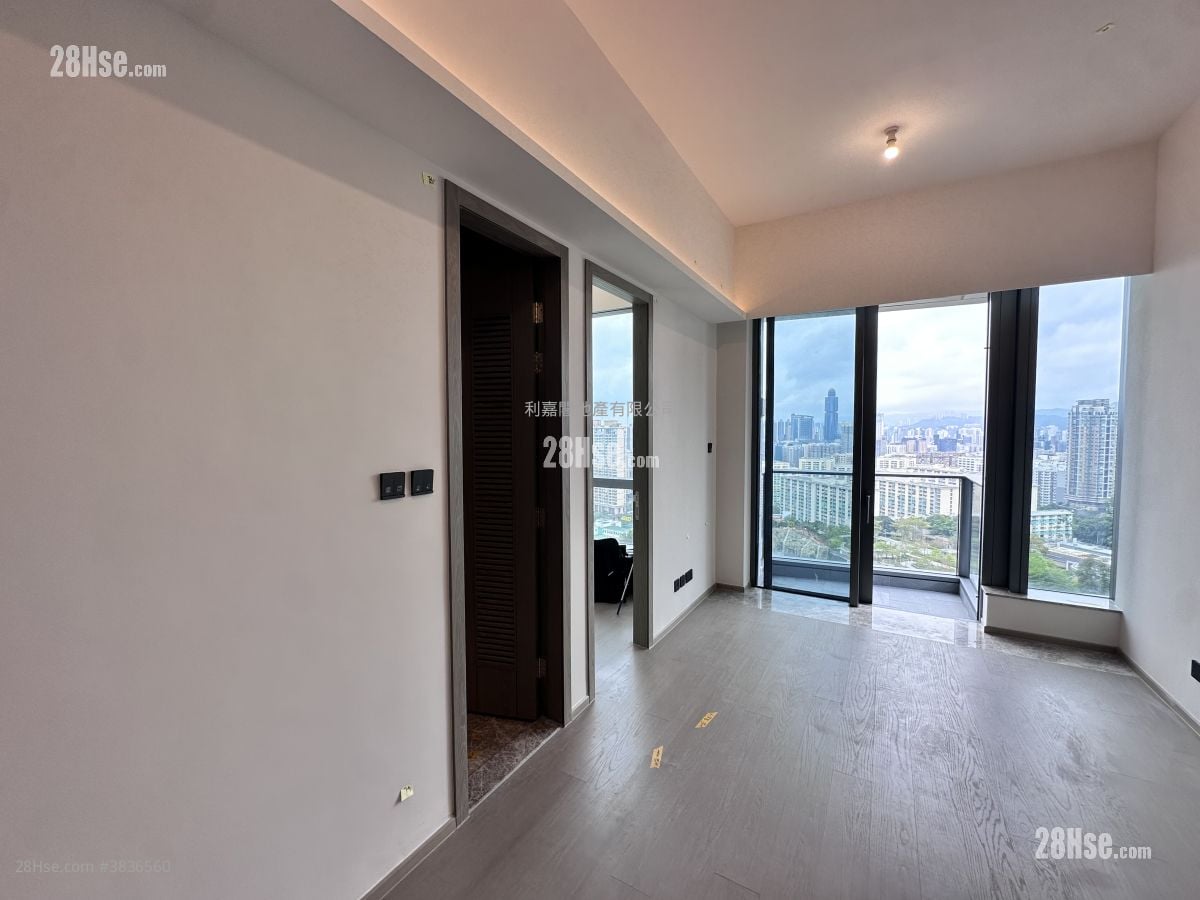 In One Rental 2 Bedrooms , 1 Bathroom 425 ft²
