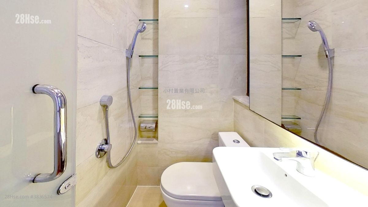 bathroom: 18 Catchick Street Rental 2 Bedrooms , 2 Bathrooms 534 ft²