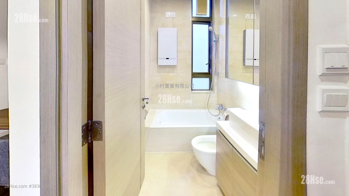 bathroom: 18 Catchick Street Rental 2 Bedrooms , 2 Bathrooms 534 ft²