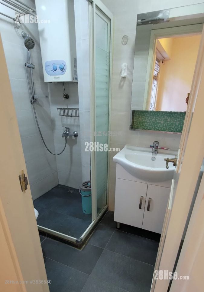 Mandarin Building Sell 2 Bedrooms , 1 Bathroom 440 ft²
