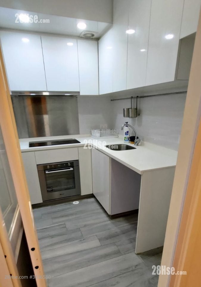 Mandarin Building Sell 2 Bedrooms , 1 Bathroom 440 ft²