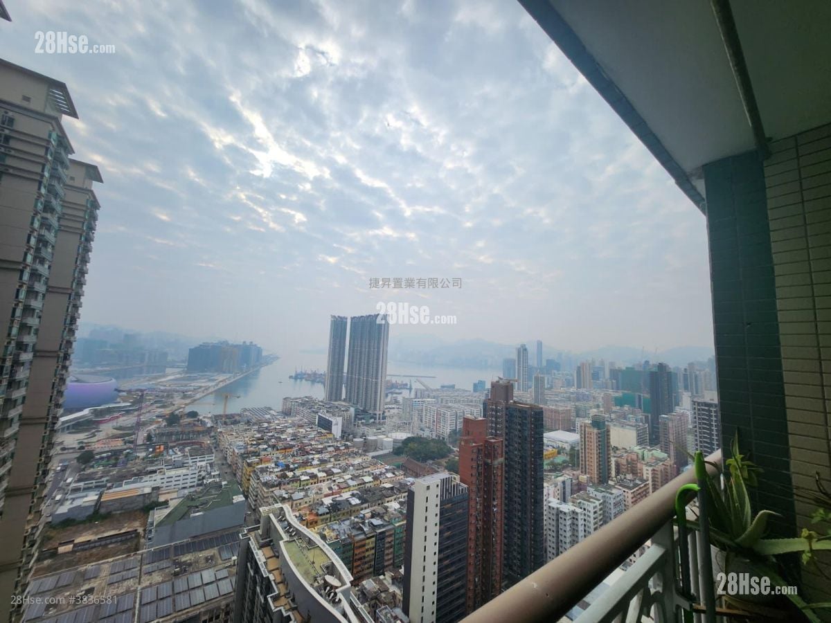 Sky Tower Sell 2 Bedrooms , 1 Bathroom 452 ft²