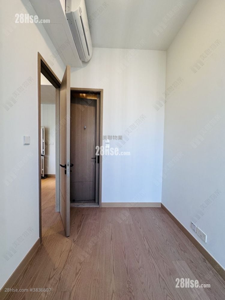 Seasons Place Sell 1 Bedroom , 1 Bathroom 323 ft²