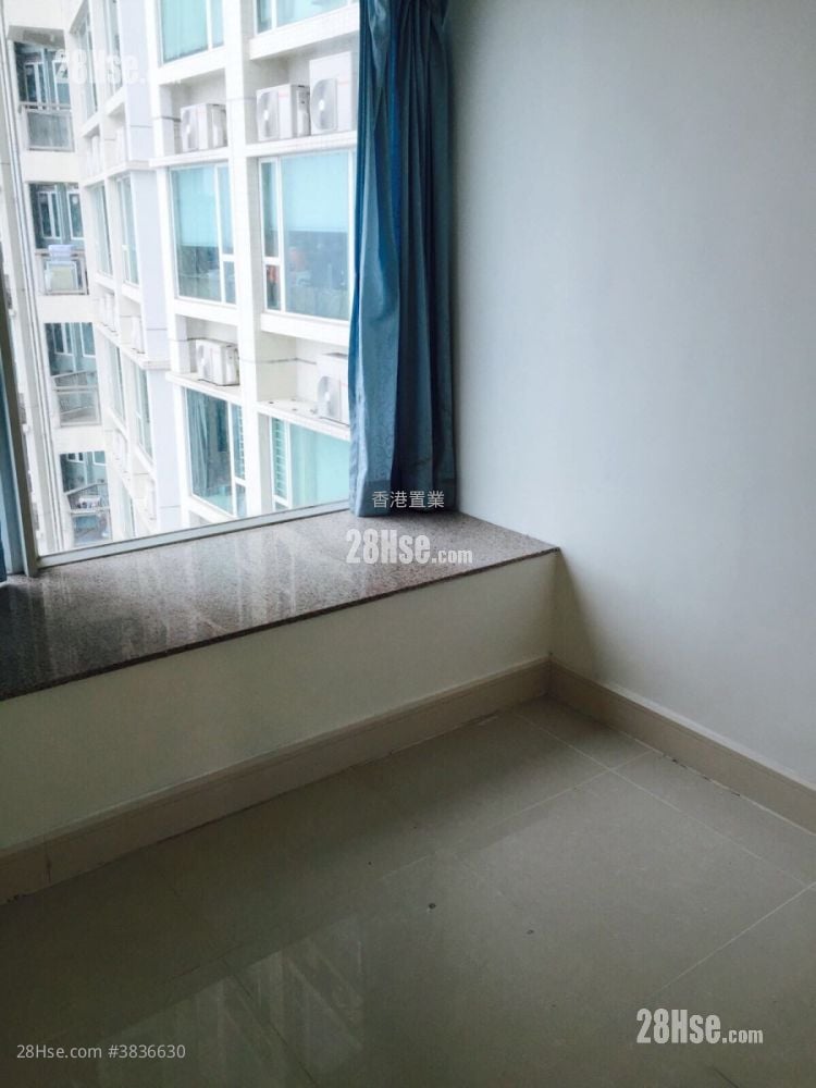 Le Prestige Rental 4 Bedrooms , 2 Bathrooms 964 ft²