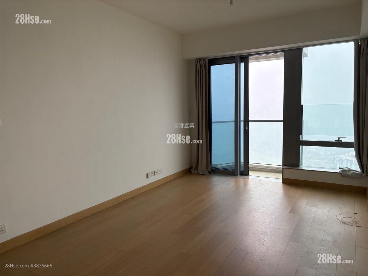living room: Malibu Rental 3 Bedrooms , 2 Bathrooms 802 ft²