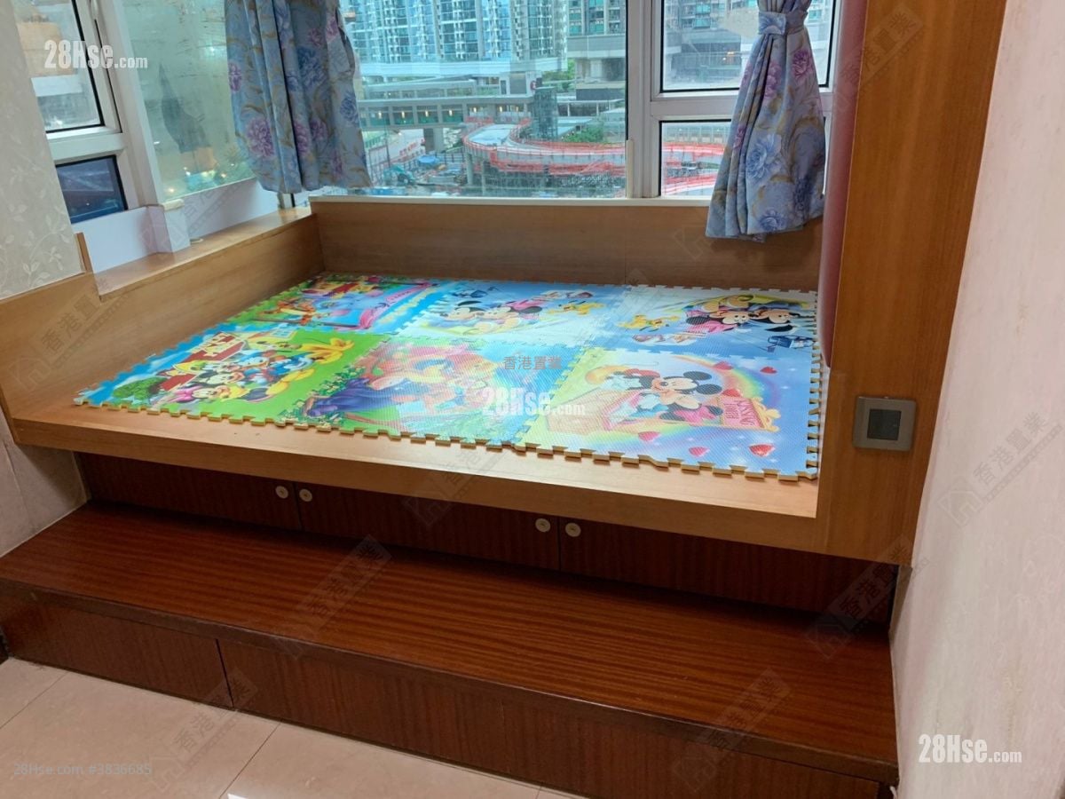 主人房: 首都 售盘 3 房 , 2 浴室 681 平方尺