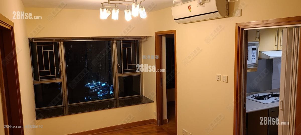 Park Central Sell 2 Bedrooms , 1 Bathroom 406 ft²