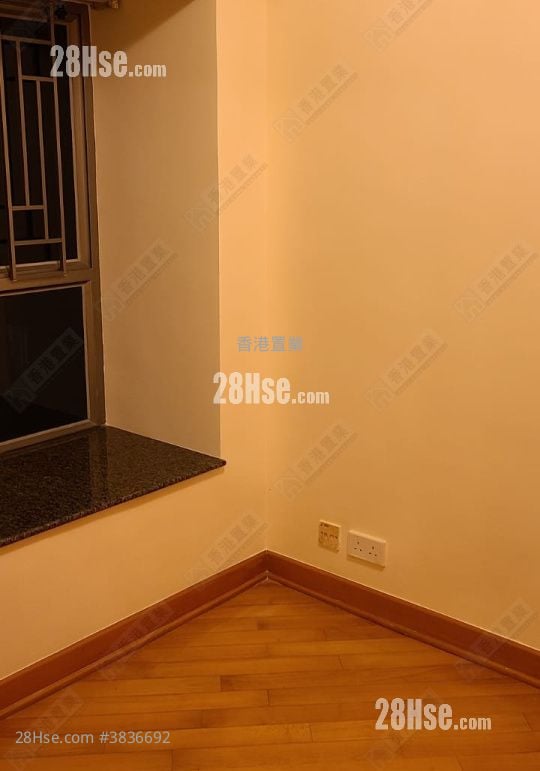Park Central Sell 2 Bedrooms , 1 Bathroom 406 ft²