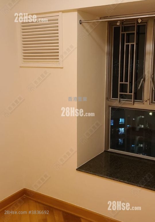 Park Central Sell 2 Bedrooms , 1 Bathroom 406 ft²