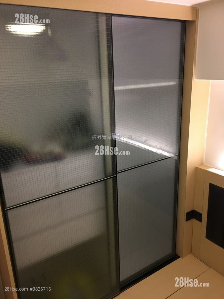 Sun Shing Centre Sell 2 Bedrooms , 1 Bathroom 348 ft²