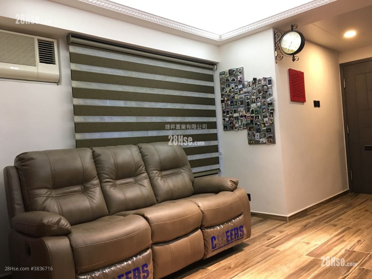 Sun Shing Centre Sell 2 Bedrooms , 1 Bathroom 348 ft²