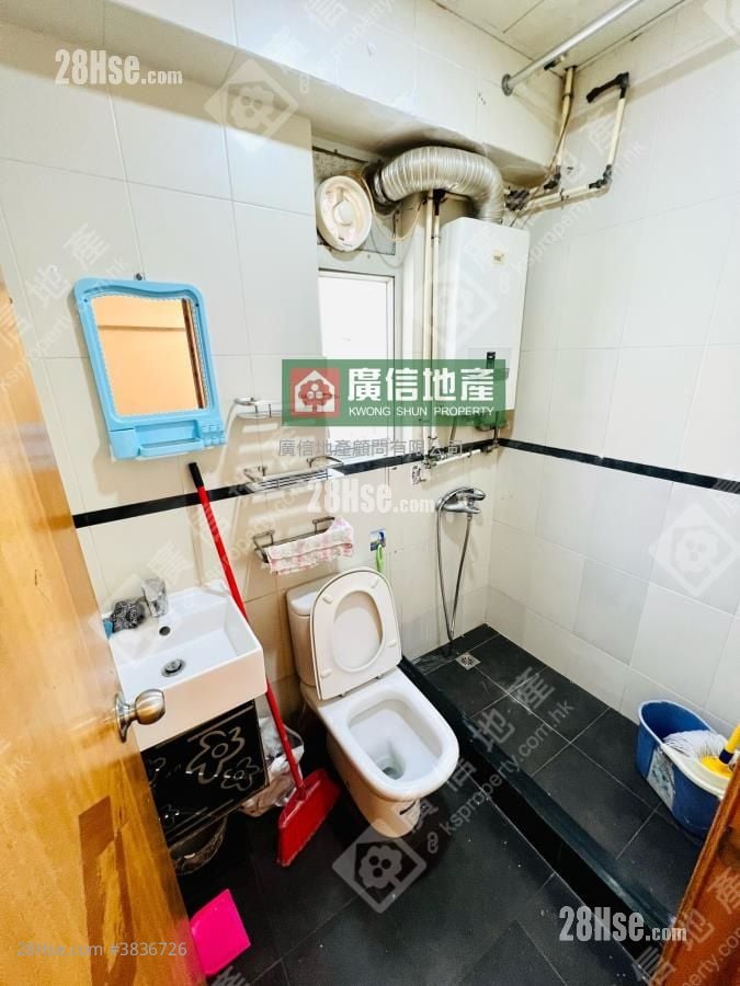 Yau Lee Building Sell 2 Bedrooms , 1 Bathroom 323 ft²
