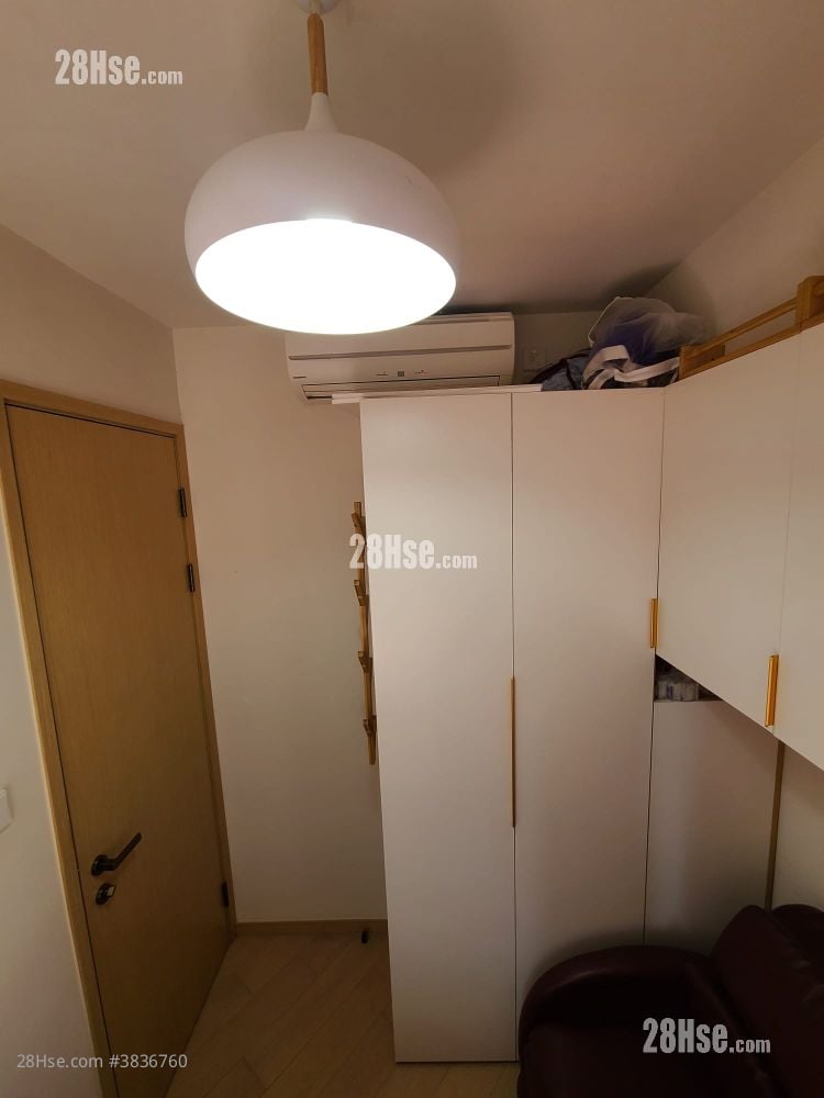 Upper East Sell 307 ft²
