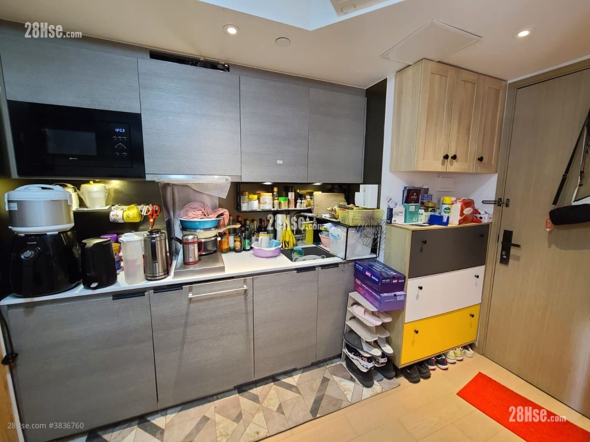 Upper East Sell 307 ft²
