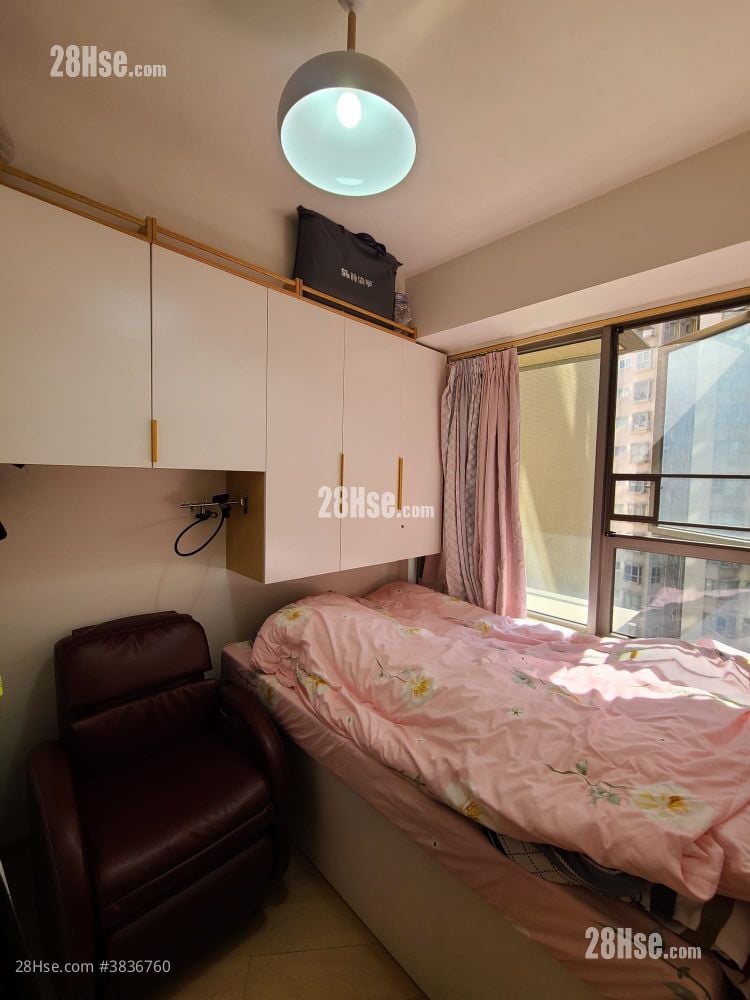 Upper East Sell 307 ft²