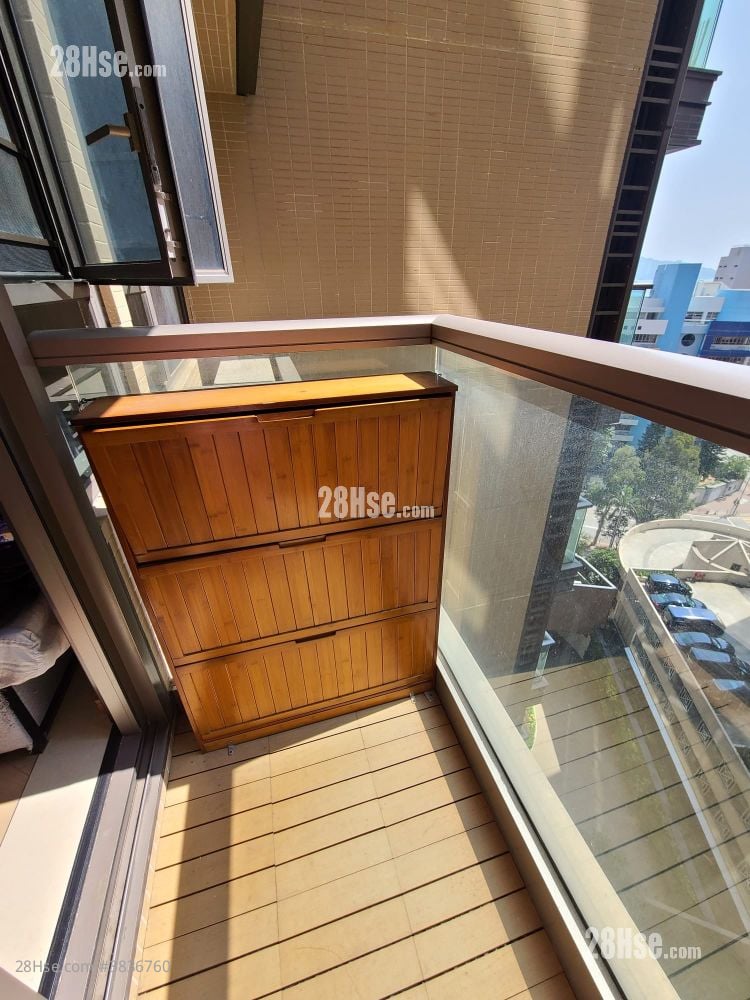 Upper East Sell 307 ft²