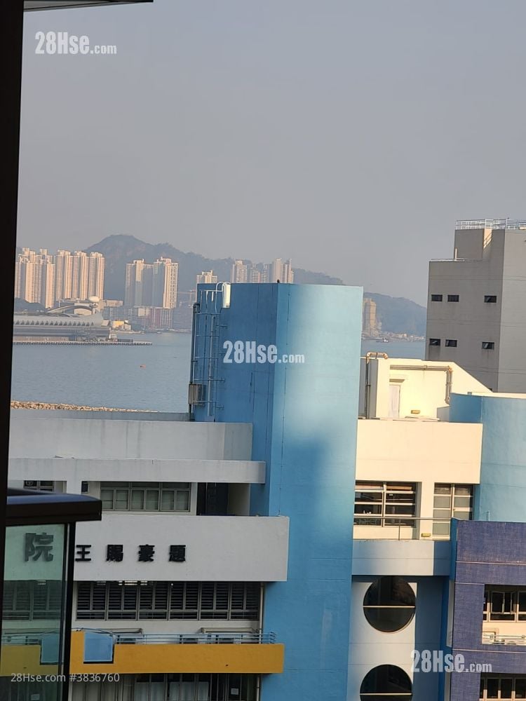Upper East Sell 307 ft²