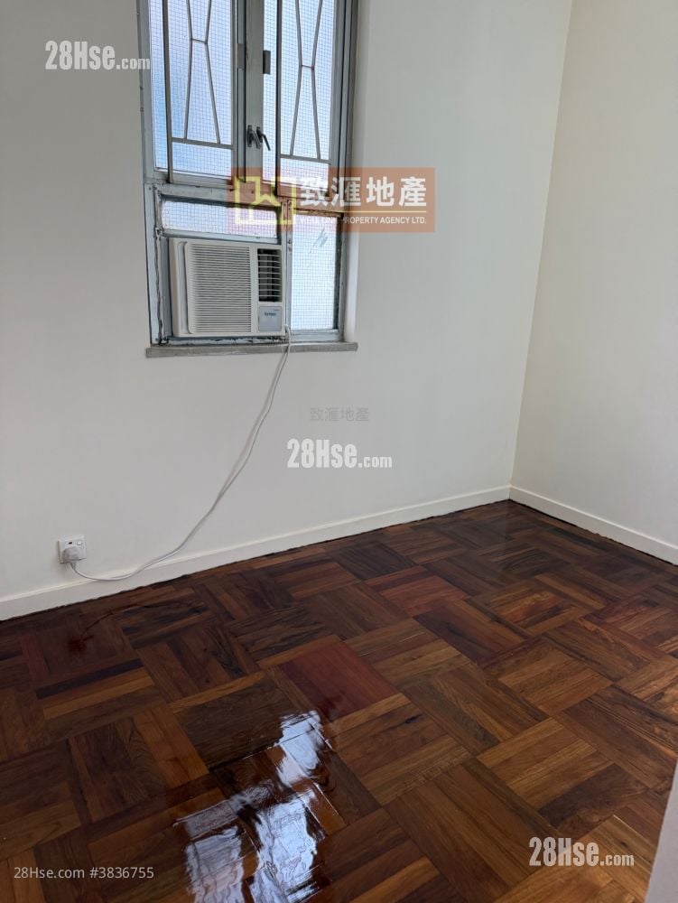 Laichikok Bay Garden Sell 2 Bedrooms 426 ft²
