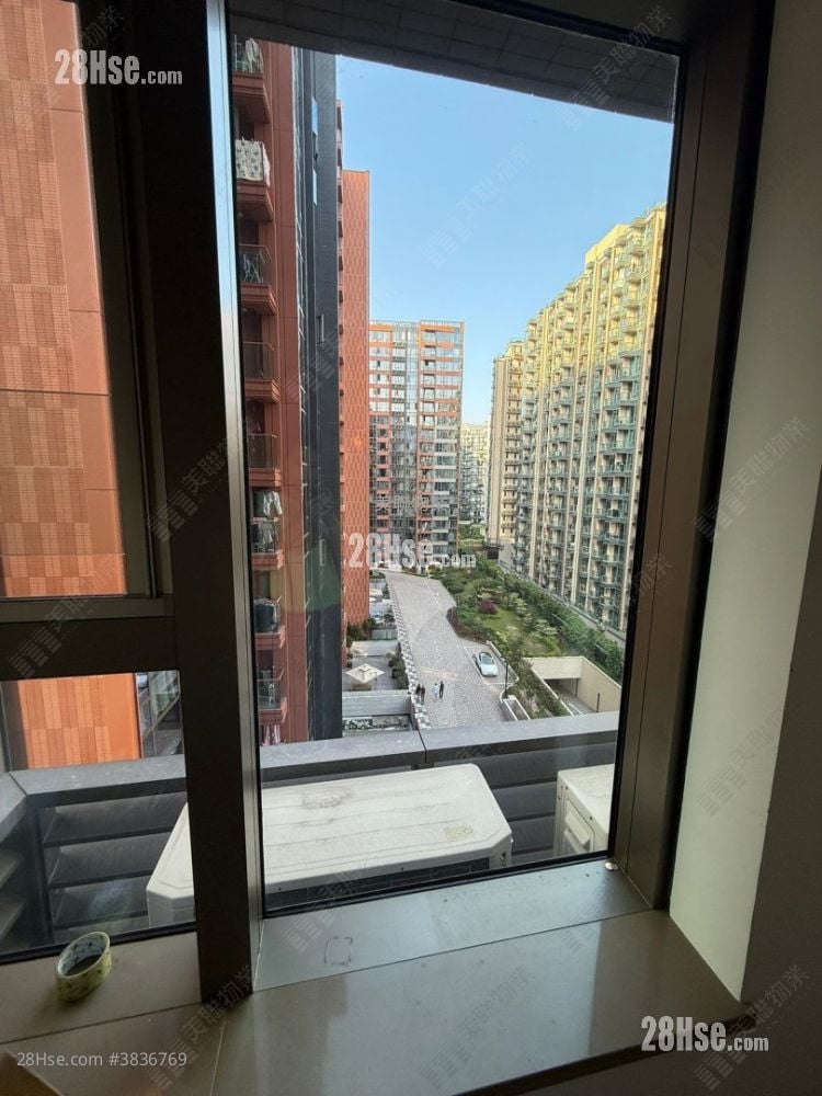 Centra Horizon Sell 3 Bedrooms , 2 Bathrooms 700 ft²