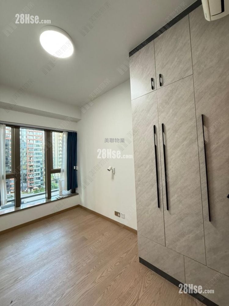 Centra Horizon Sell 3 Bedrooms , 2 Bathrooms 700 ft²