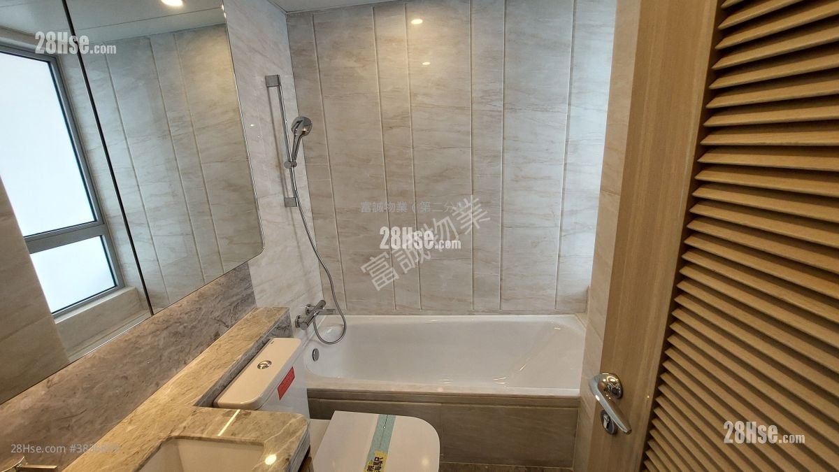 The Coast Line Rental 3 Bedrooms , 2 Bathrooms 718 ft²