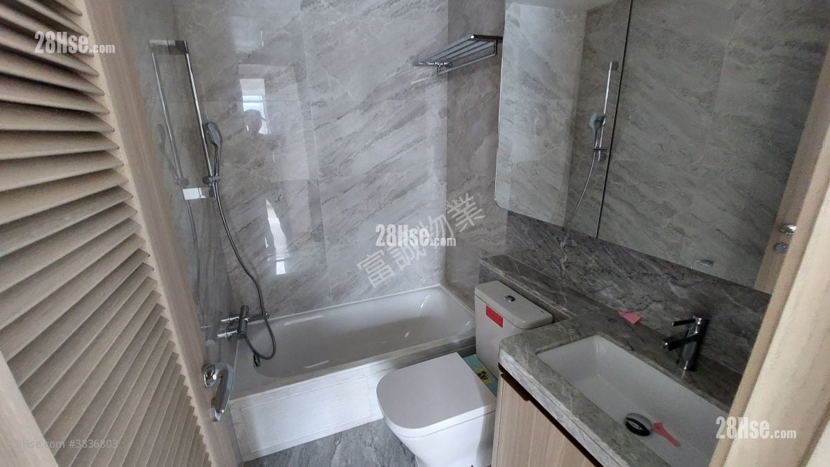 The Coast Line Rental 3 Bedrooms , 2 Bathrooms 718 ft²