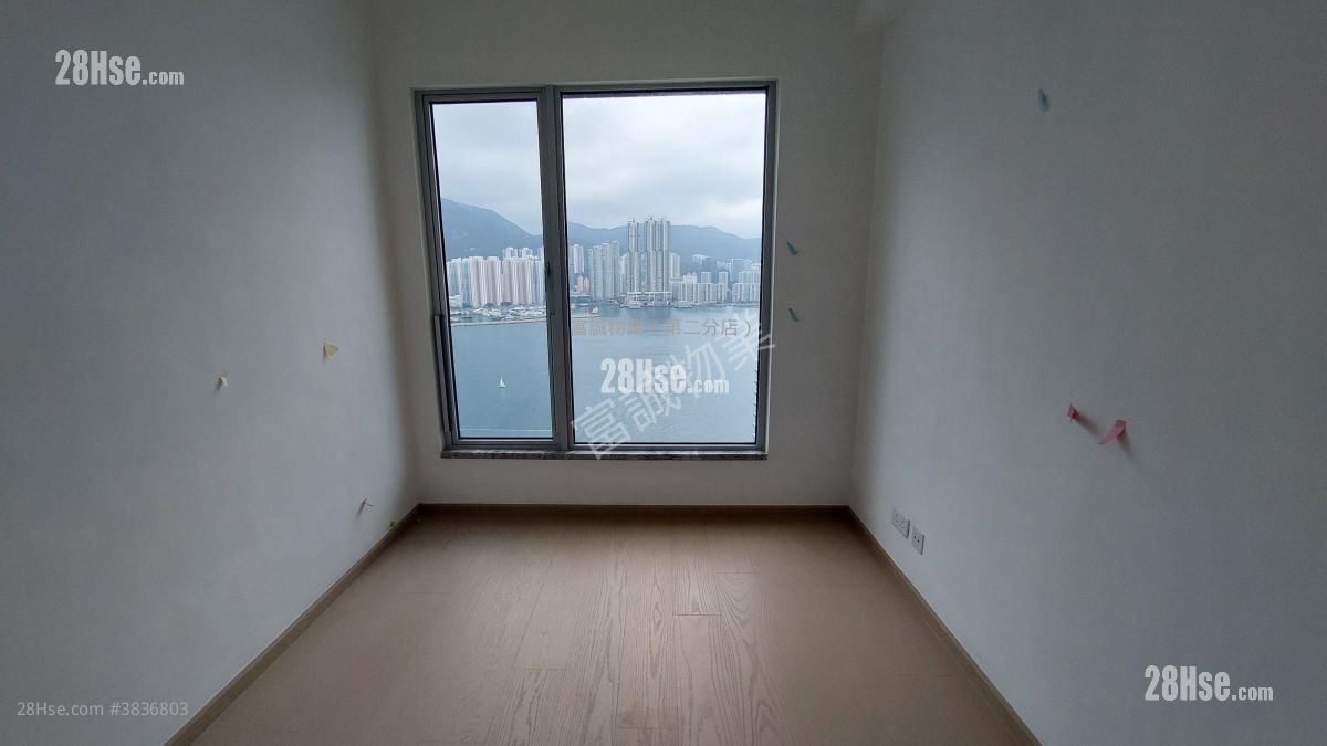 The Coast Line Rental 3 Bedrooms , 2 Bathrooms 718 ft²