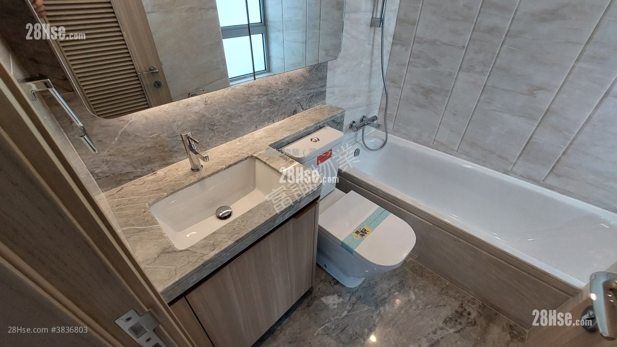 The Coast Line Rental 3 Bedrooms , 2 Bathrooms 718 ft²
