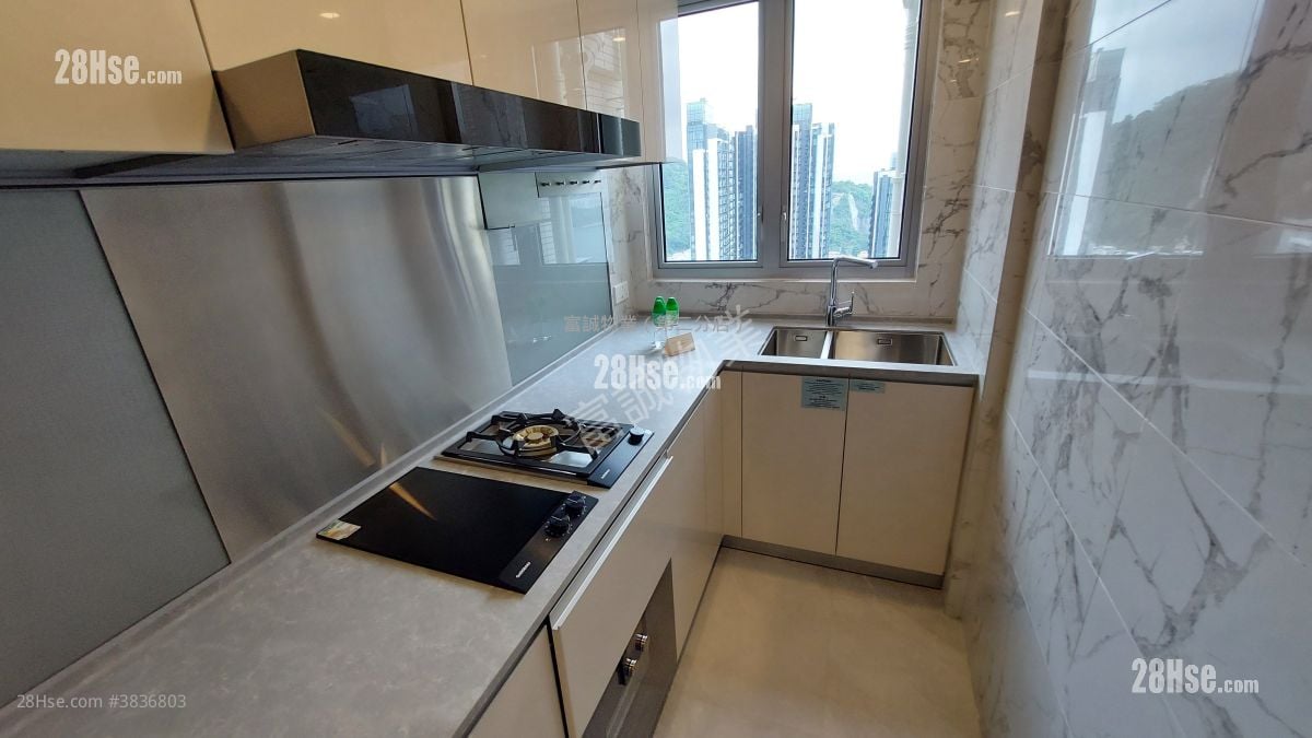 The Coast Line Rental 3 Bedrooms , 2 Bathrooms 718 ft²