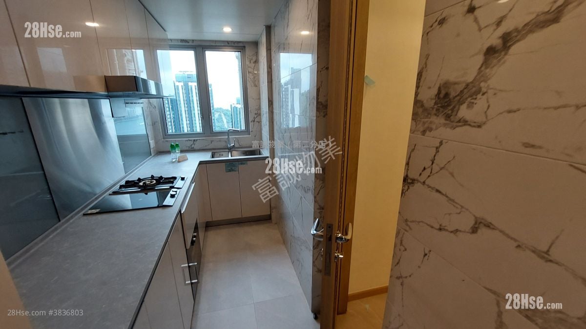 The Coast Line Rental 3 Bedrooms , 2 Bathrooms 718 ft²