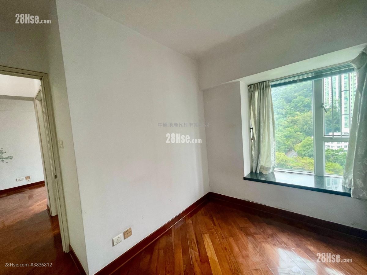 Summit Terrace Sell 2 Bedrooms 424 ft²