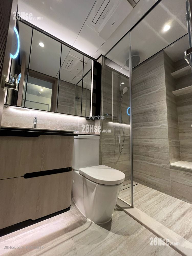 High Park Sell 1 Bedroom , 1 Bathroom 338 ft²