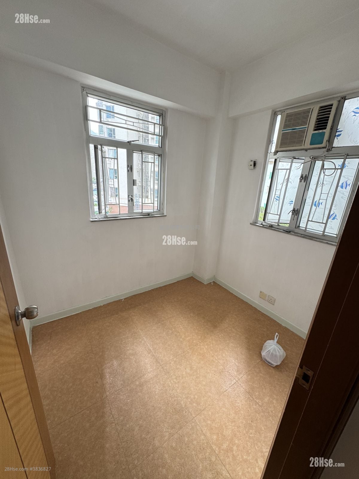 Tung Nam Building Sell 2 Bedrooms , 1 Bathroom 396 ft²